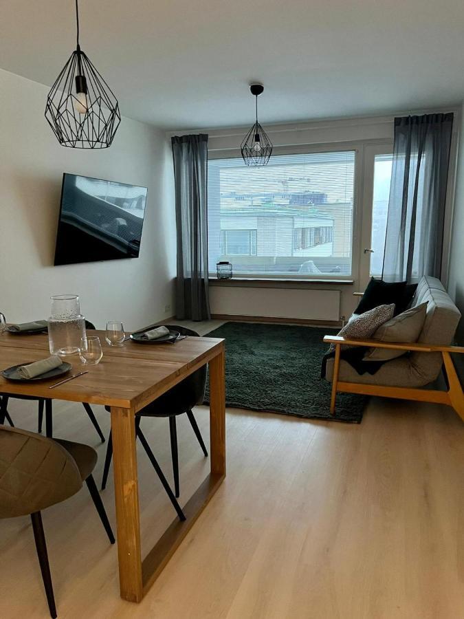 Apartamento Ylimmaen Kerroksen Tilava Kolmio Jokinaekymaellae Rovaniemi Exterior foto